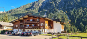 Landhaus Almrausch Mittelberg